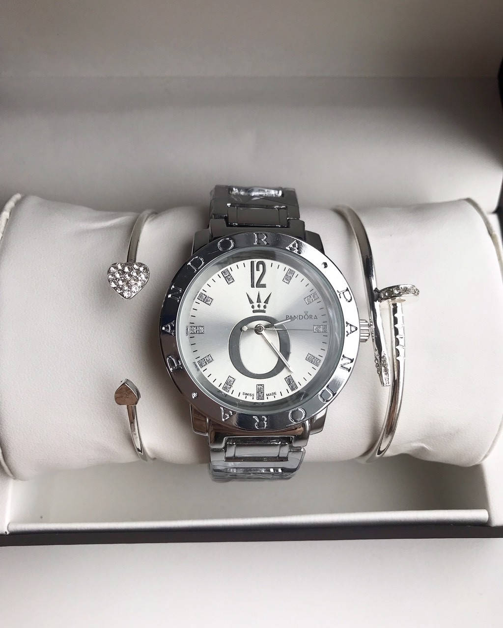 

Женские часы Pandora