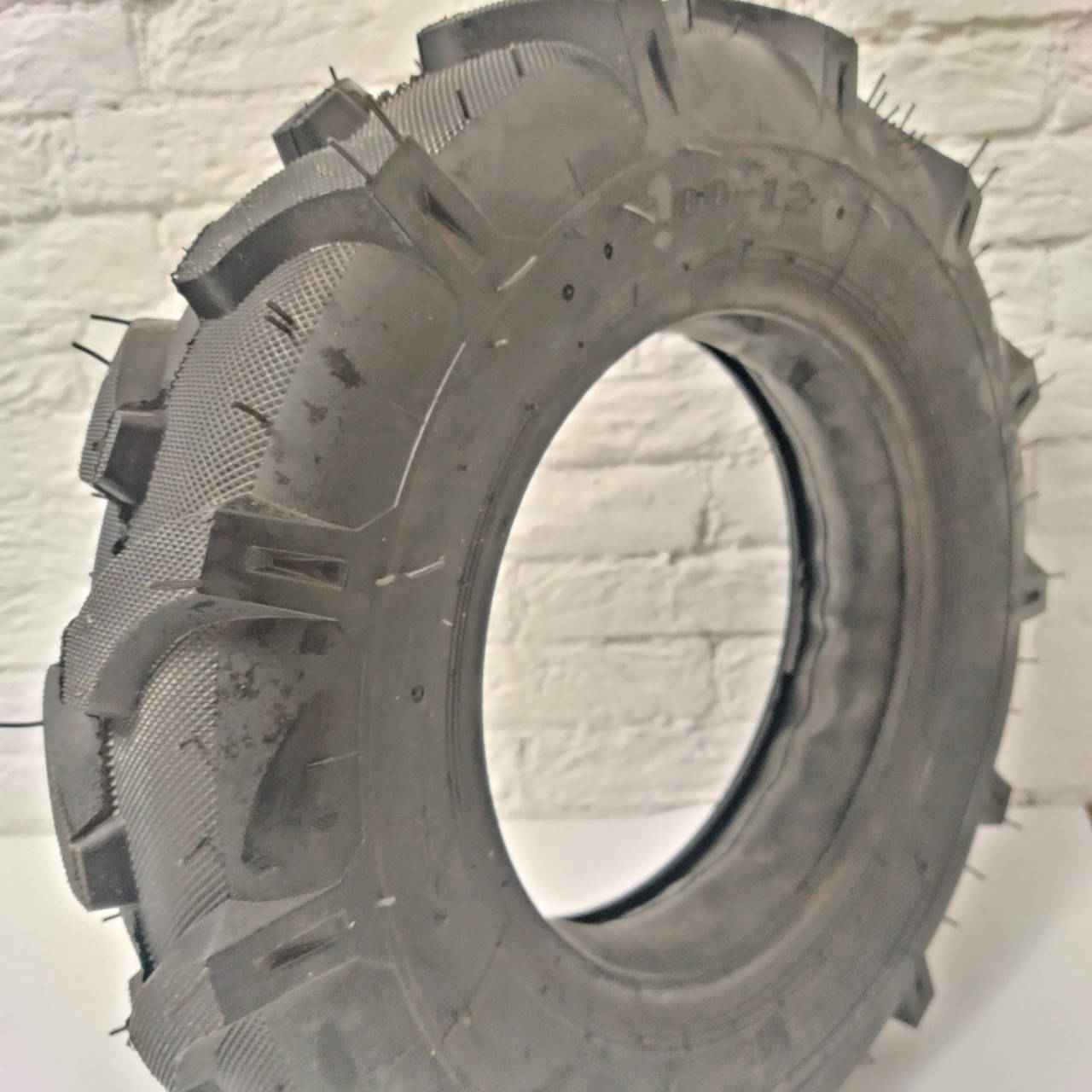 

Покрышка 5-12 с камерой для мотоблока