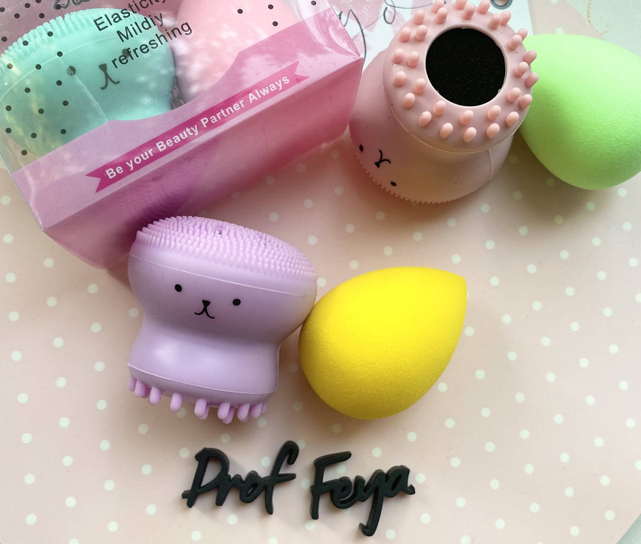 

Набор Силиконовая щеточка для умывания лица «осьминог» + спонж Beauty Blender