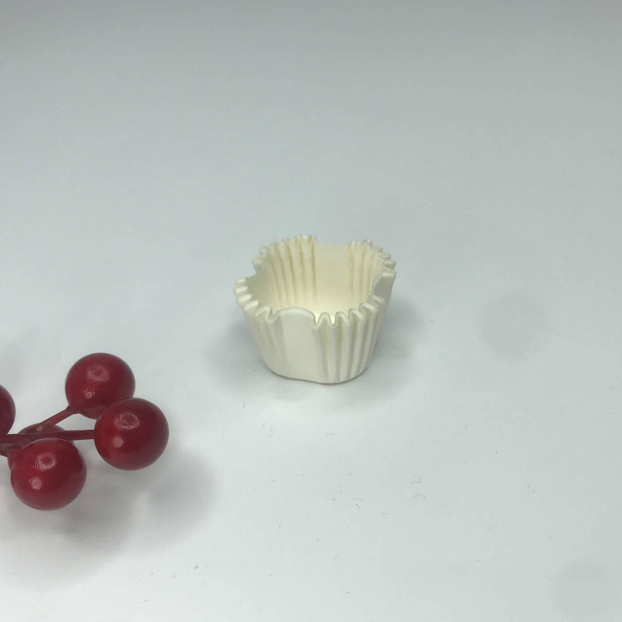 

Бумажная форма для конфет, 27*27*22 мм, белая (60 шт.)