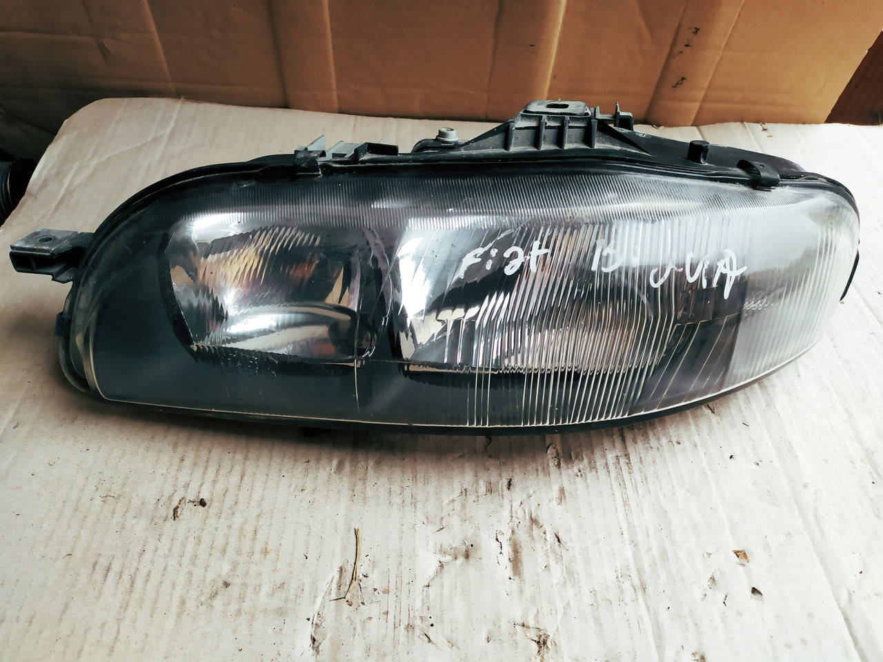 

Правая фара Fiat Brava/Bravo,(Фиат Браво) VALEO 88201558