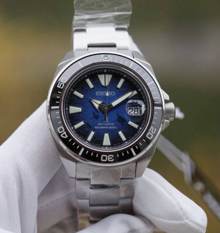 

Seiko SRPE33J1 King Samurai Save The Ocean MANTA RAY PATTERNED DIAL