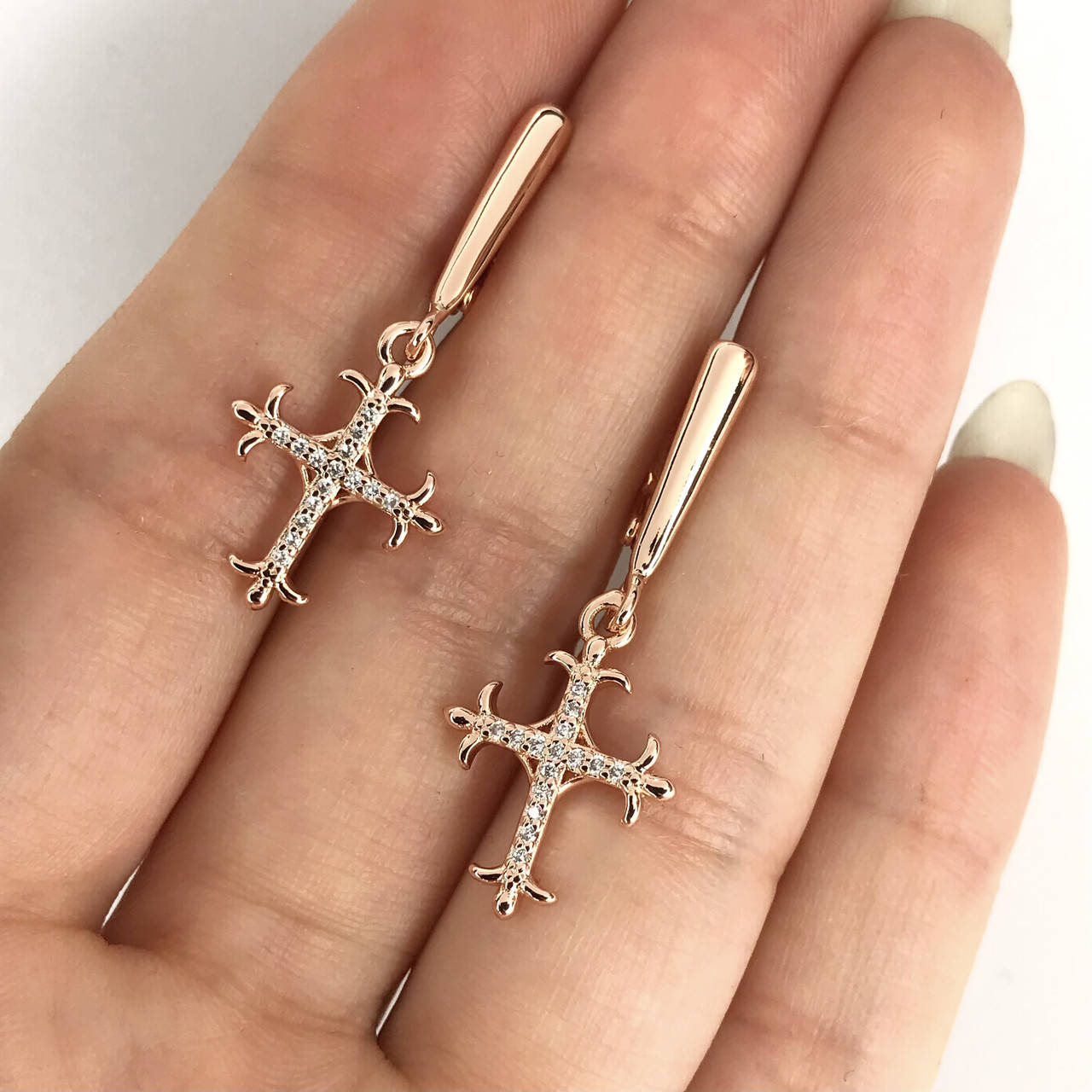 

Серьги с подвесками Крестики из белых кристаллов покрытие золотом 18к.