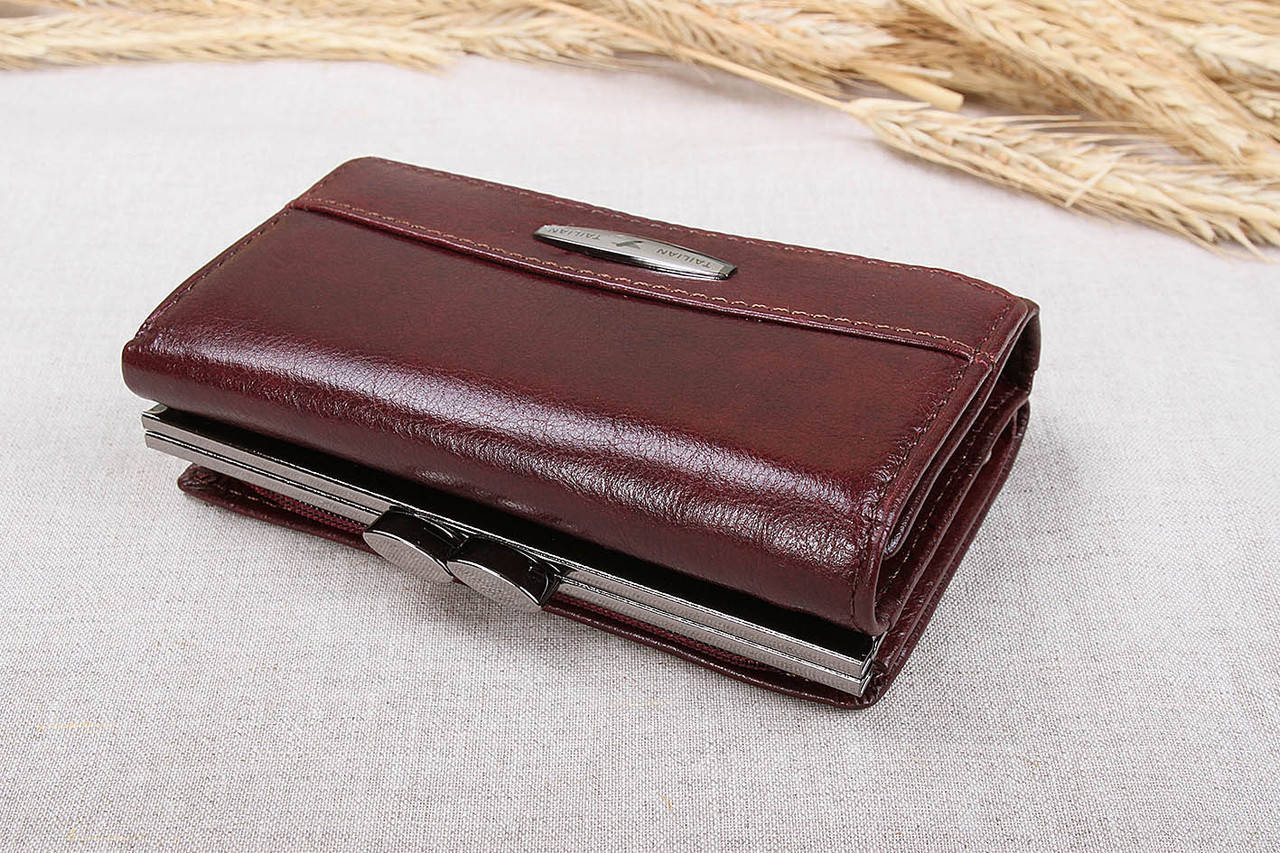 

Женский кожаный кошелек Tailian бордовый 727c