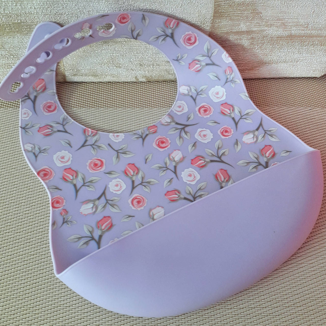 

Нагрудник силиконовый ( принт 2) Радуга лавандовый