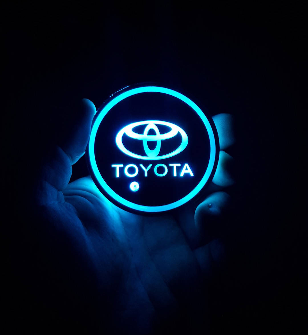 

Подсветка подстаканника RGB в авто с логотипом автомобиля TOYOTA (к-кт 2шт.)