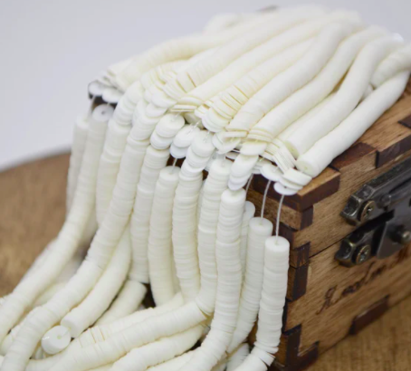 

Пайетки Langlois Martin 4 мм Porcelaine 6001 Теплый Белый