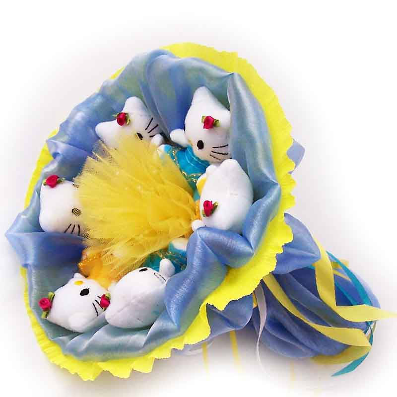 

Букет из мягких игрушек Котики 6 патриотический