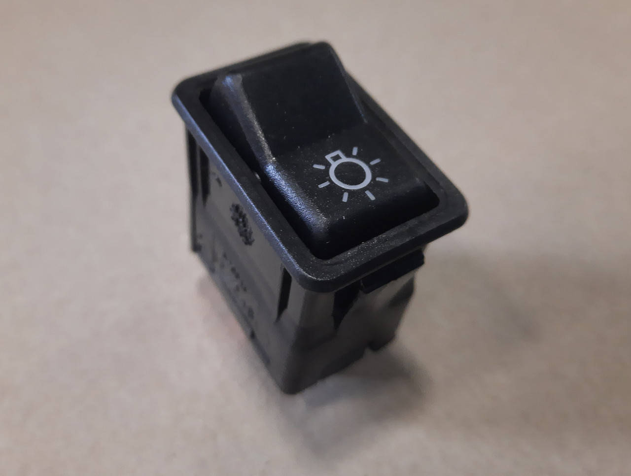 

Переключатель света главного МАЗ, КАМАЗ ЕВРО (пр-во Автоарматура) 581.3710-01