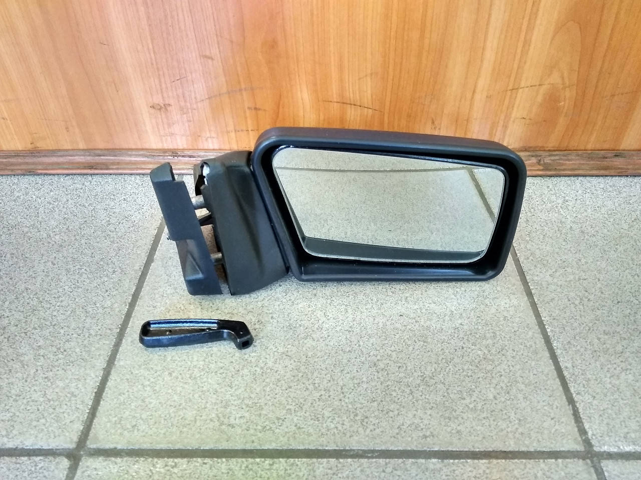 

Зеркало боковое ГАЗ 2410, ГАЗ 3102, ГАЗ 3110 (правое)