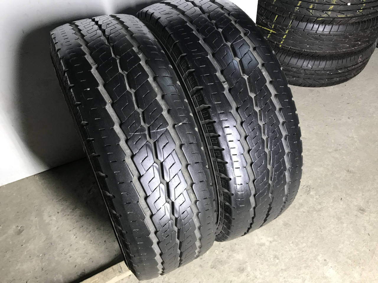 

Шины бу летние 215/70R15C Continental VancoCamper (8мм) 2шт