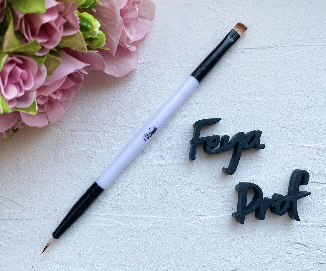 

Кисть для макияжа двухсторонняя