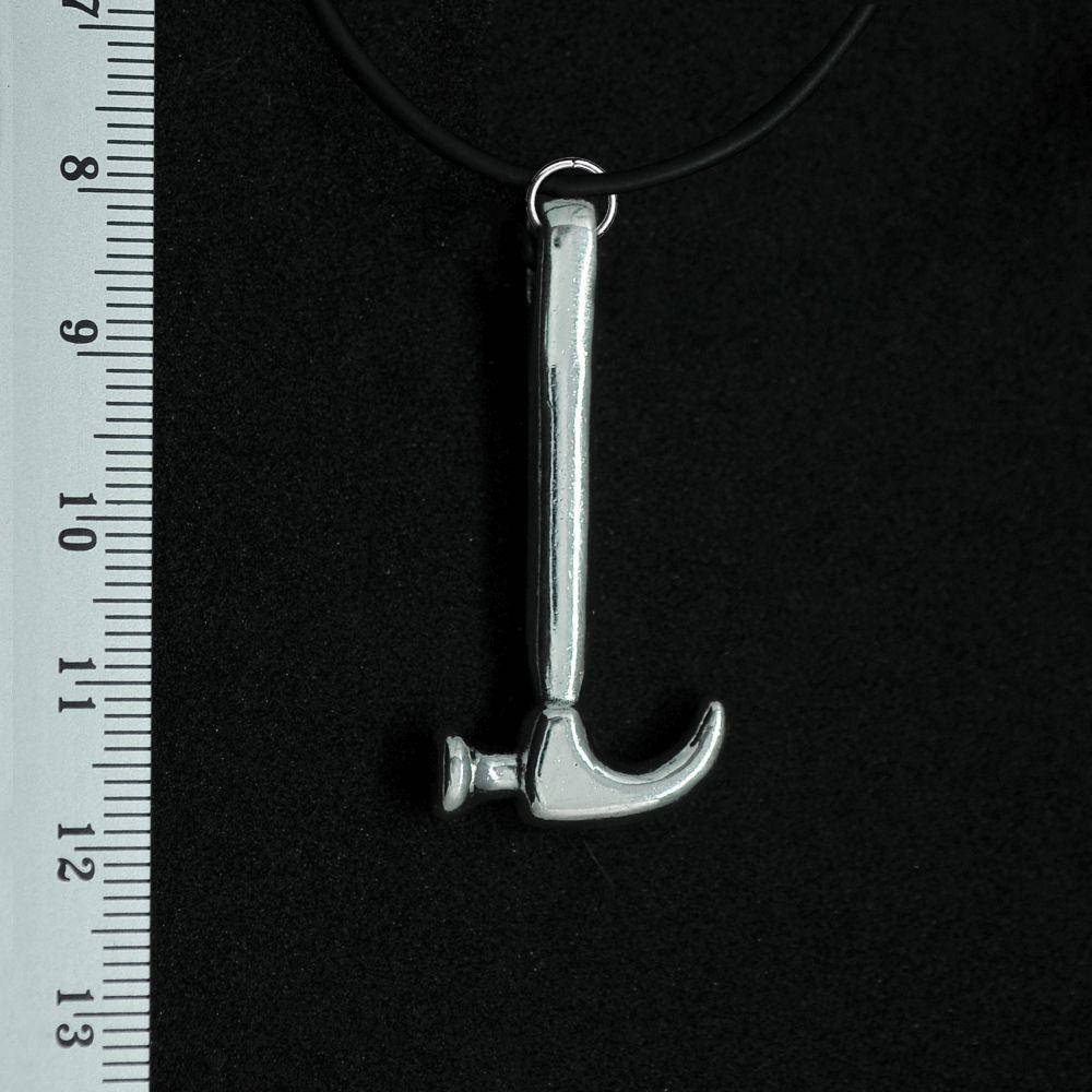 

Кулон Молоток