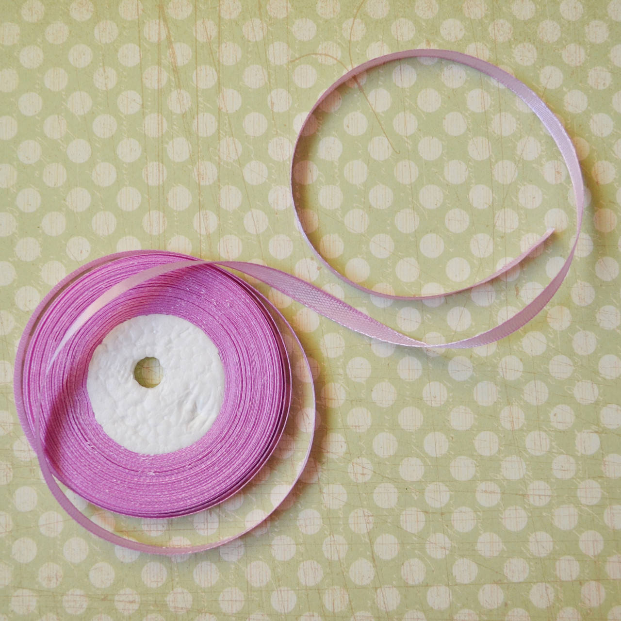 

Лента атласная №16 (сиреневая) 6мм.