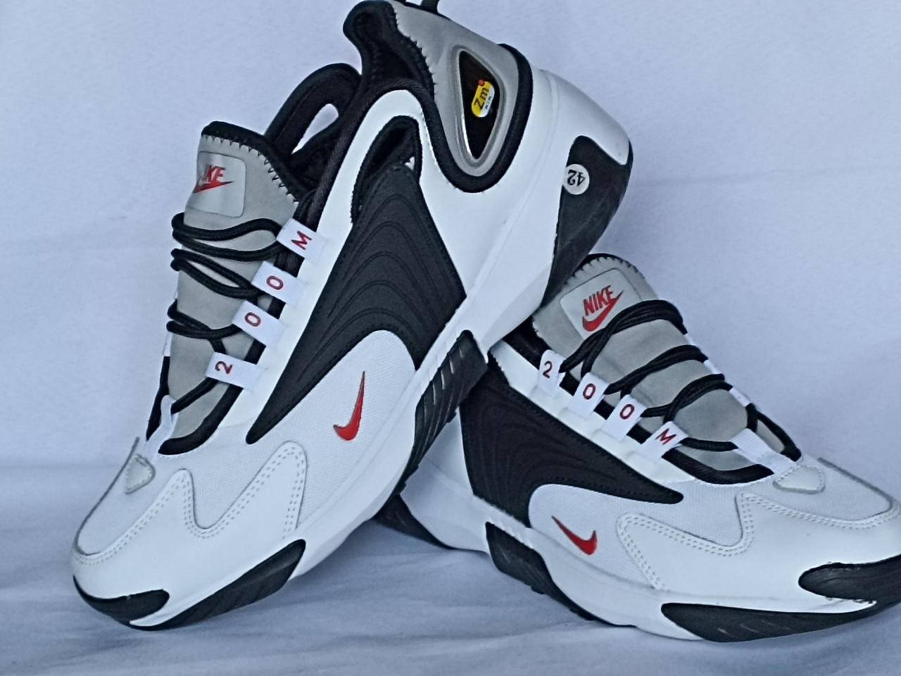

Кроссовки мужские Nike белые с черным весна-лето, Белый