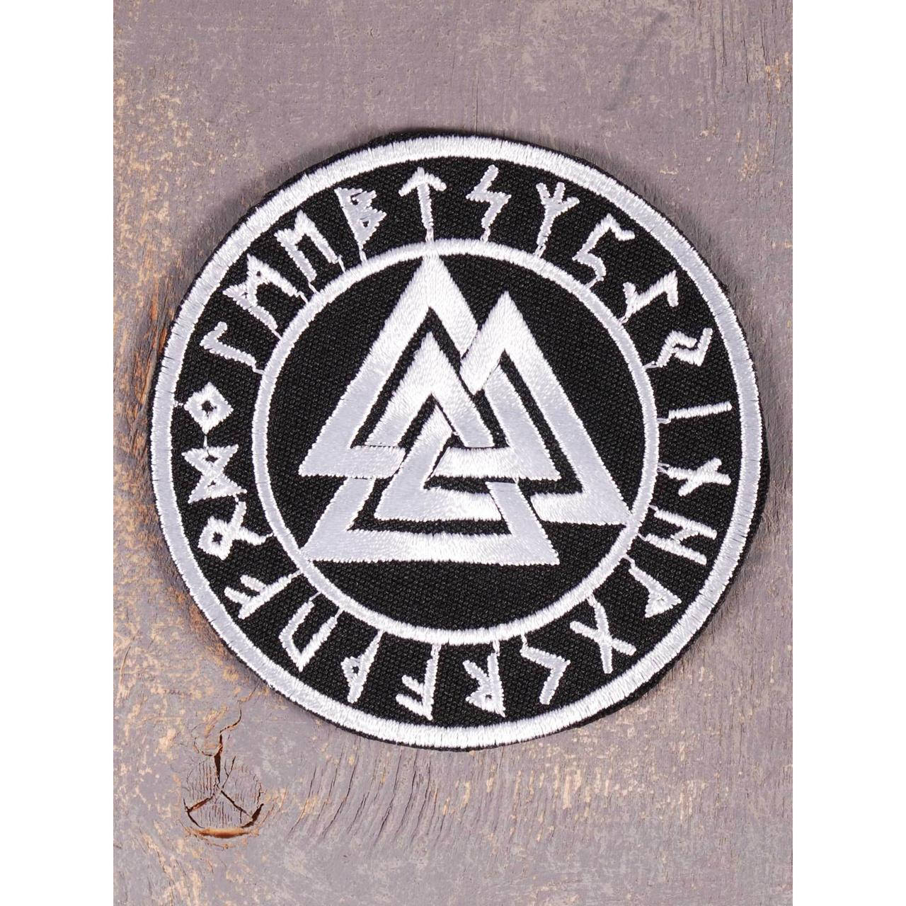 

Нашивка Valknut у футарку вишита кругла