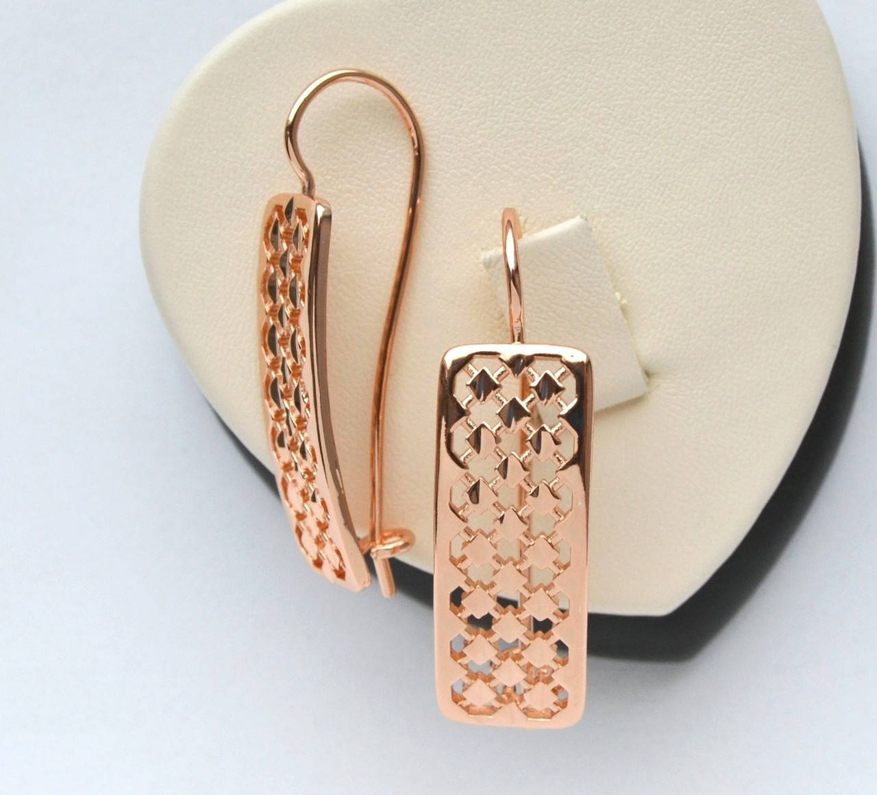 

Резные серьги покрытие золотом 18к.