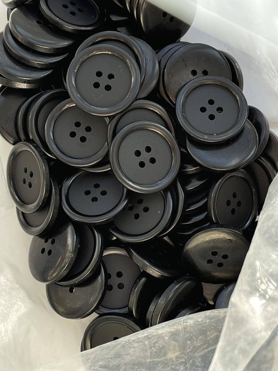 

Пуговицы черные матовые с глянцевым кантом 36L - 23мм, Черный