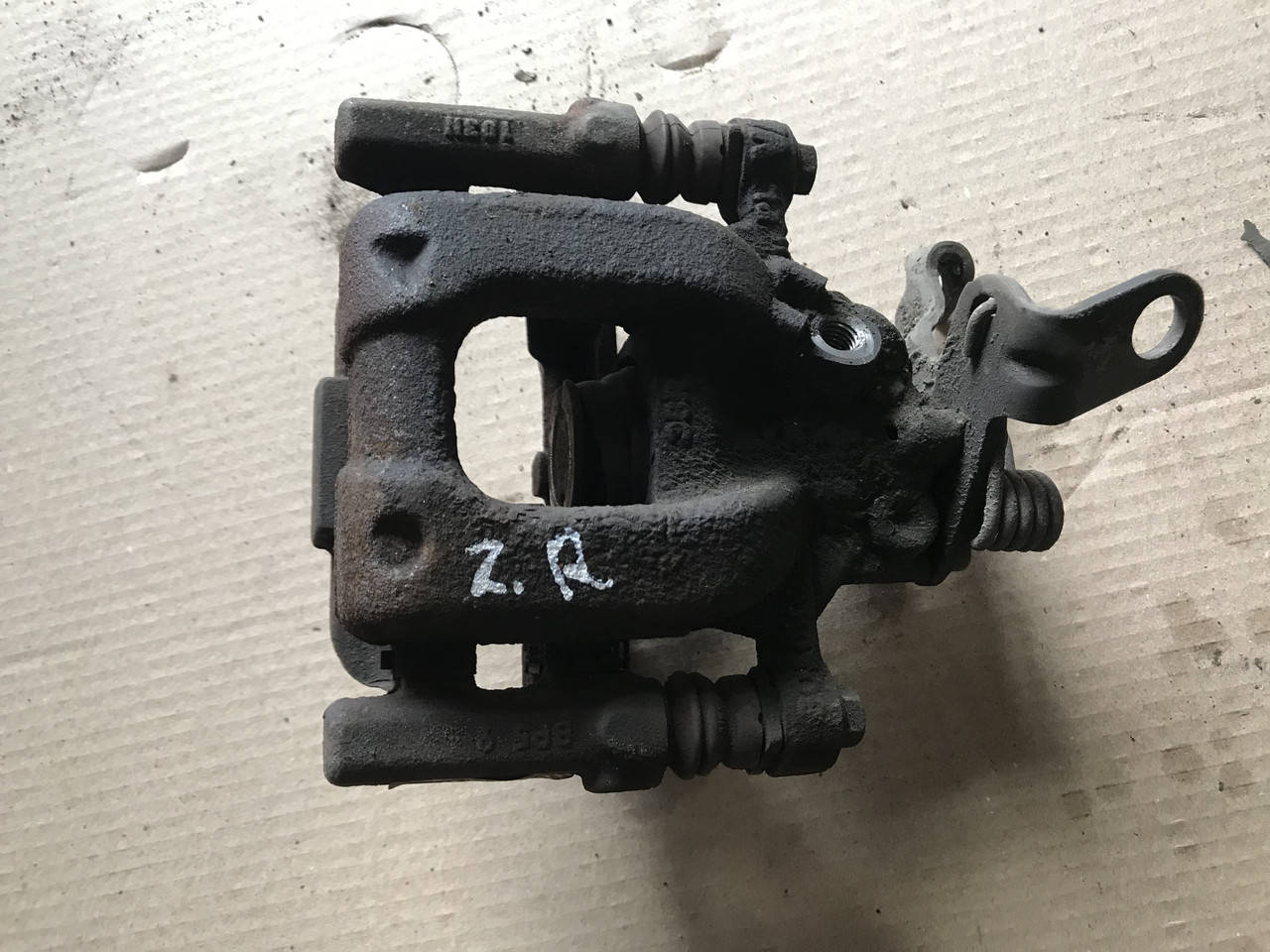 

Суппорт задний правый Skoda Octavia A5 FL Октавия А5 2.0TDI