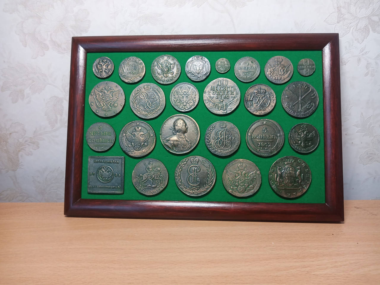 

Картина из монет, Медные монеты России, Копии, Панно, 31х21 см