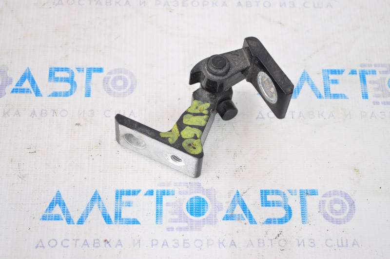 

Петля двери нижняя зад прав Audi Q5 09-17 8K0-831-402-E Ауди Ку5 2009-2017