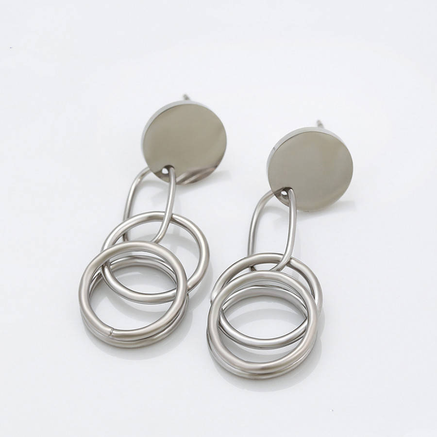 

Серьги подвески из стали 36588 размер 43х15 мм вес 7.2 г