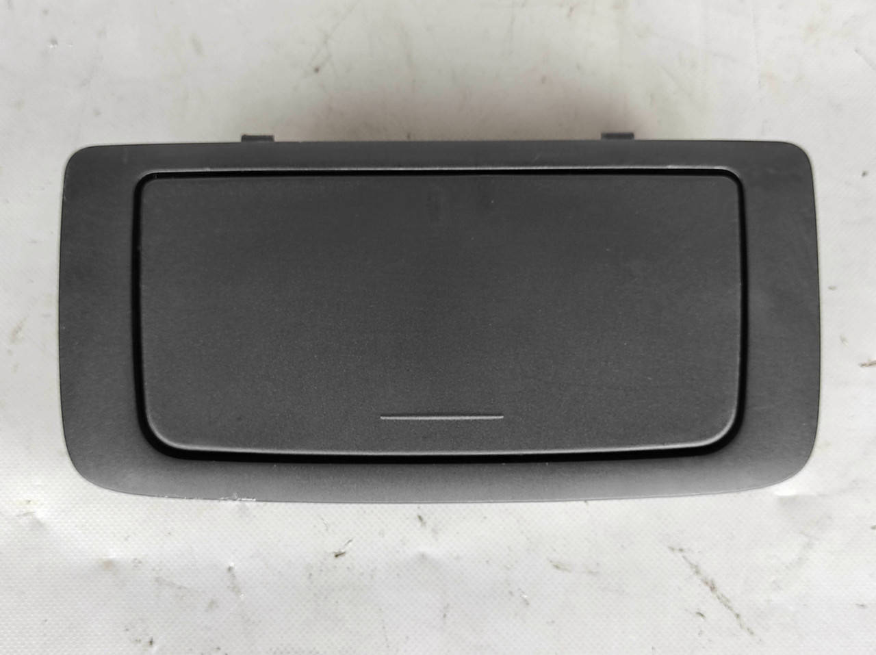 

Бардачок под очки Mitsubishi Outlander 3 (2018-наше время) 3-й рестайлинг PHEV 2.4 G оригинал б/у