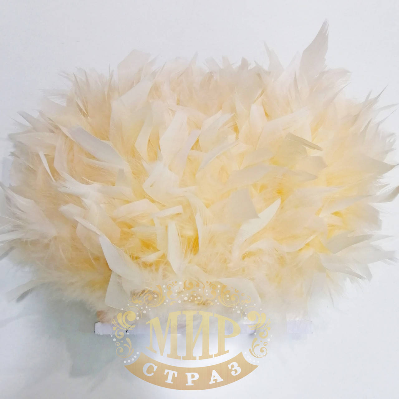 

Тесьма перьевая из перьев индюка, цвет Lt Peach, цена за 0.5м, Красный