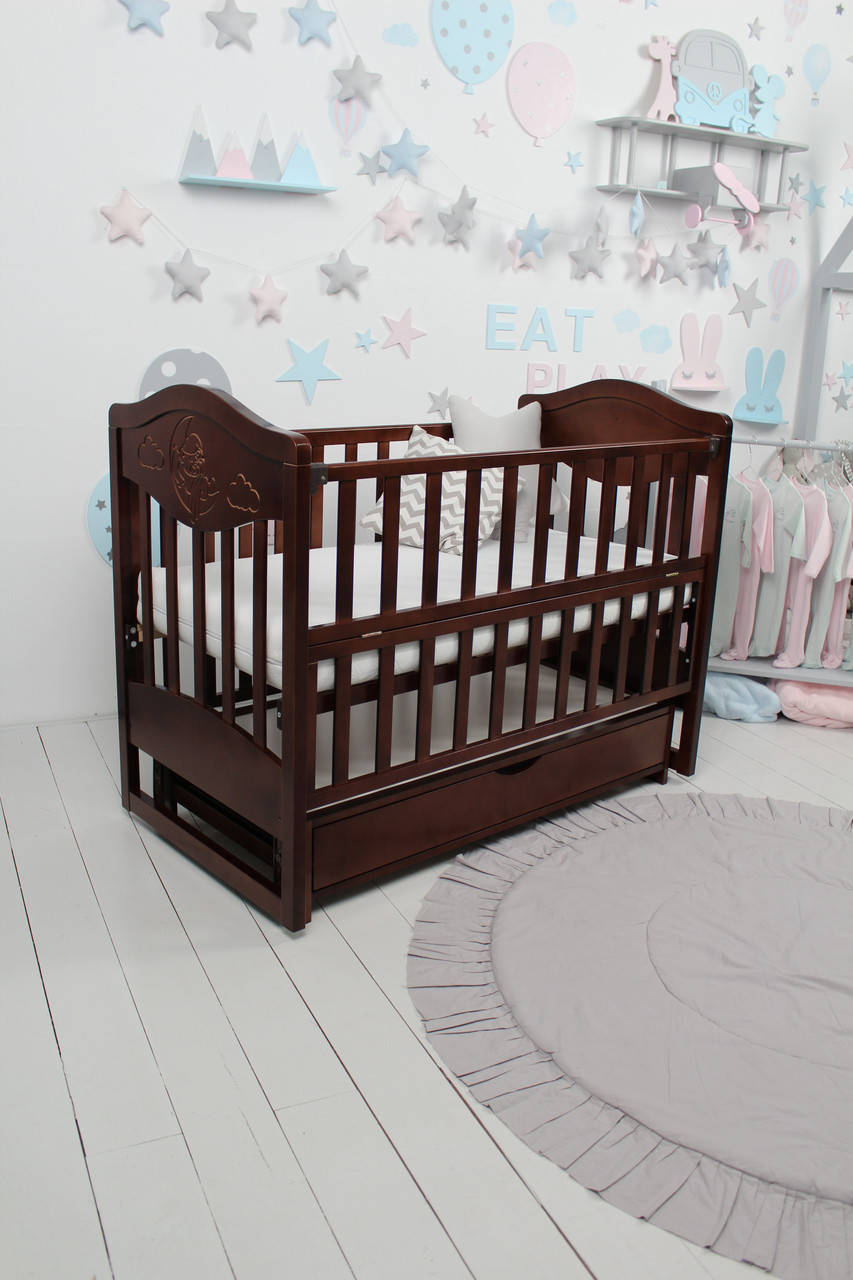 

Кровать детская Baby Comfort ЛД9 орех с ящиком и резьбой