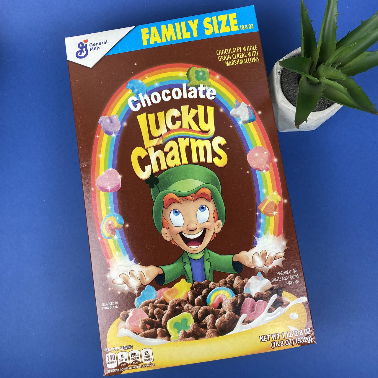 

Сухой завтрак шоколадные хлопья с маршмэллоу Лаки Чармс Lucky Charms Family Size 552 г