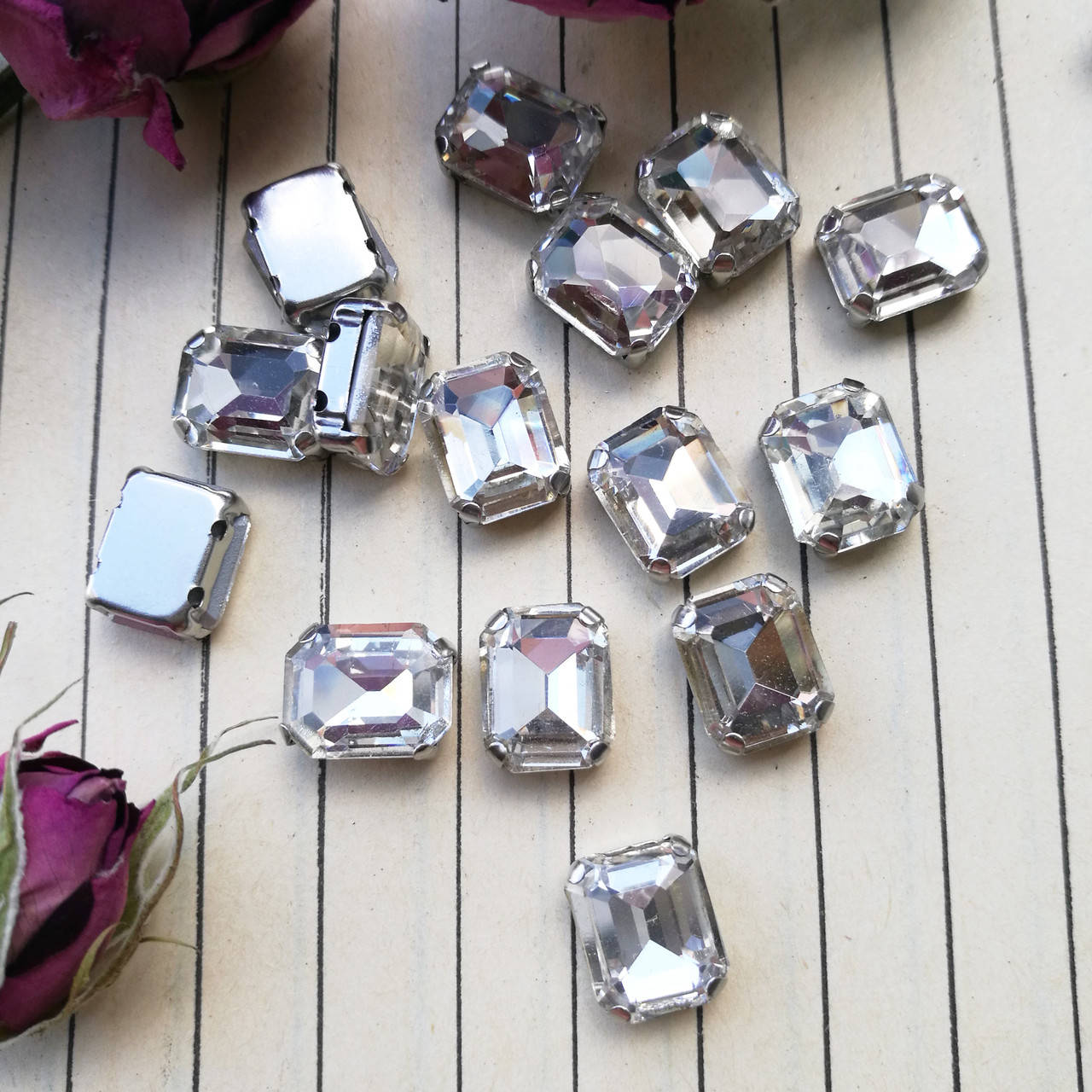 

Стрази в цапах, прямокутник 8*10 мм, колір Crystal