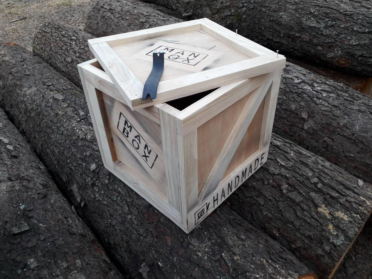 

Woody box (Man box), подарочный ящик из дерева 35 * 35 * 35 см