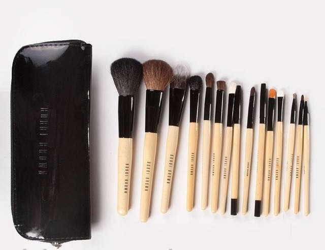 

Набор кистей для макияжа Bobbi Brown 15 штук в черном чехле