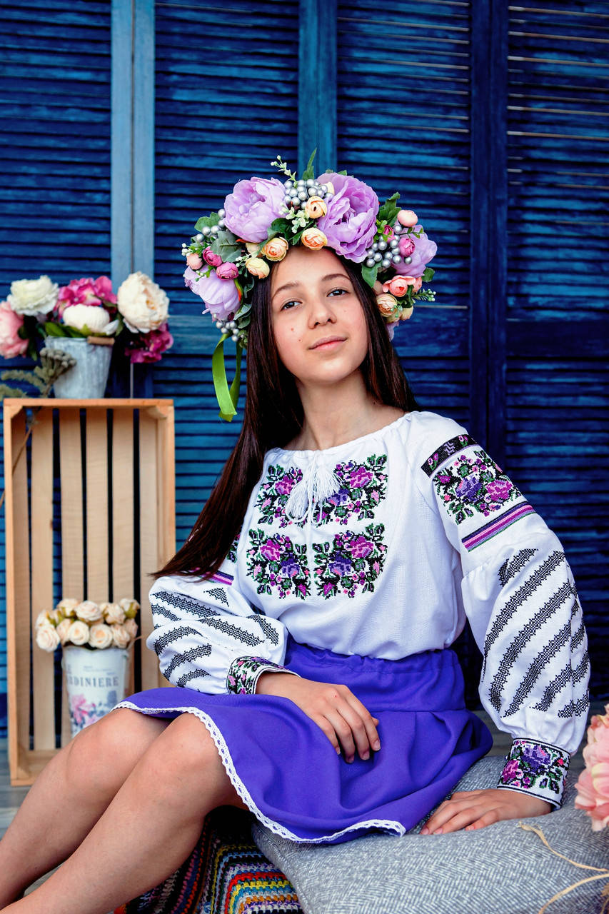 

Вишиванка для дівчинки Розкіш