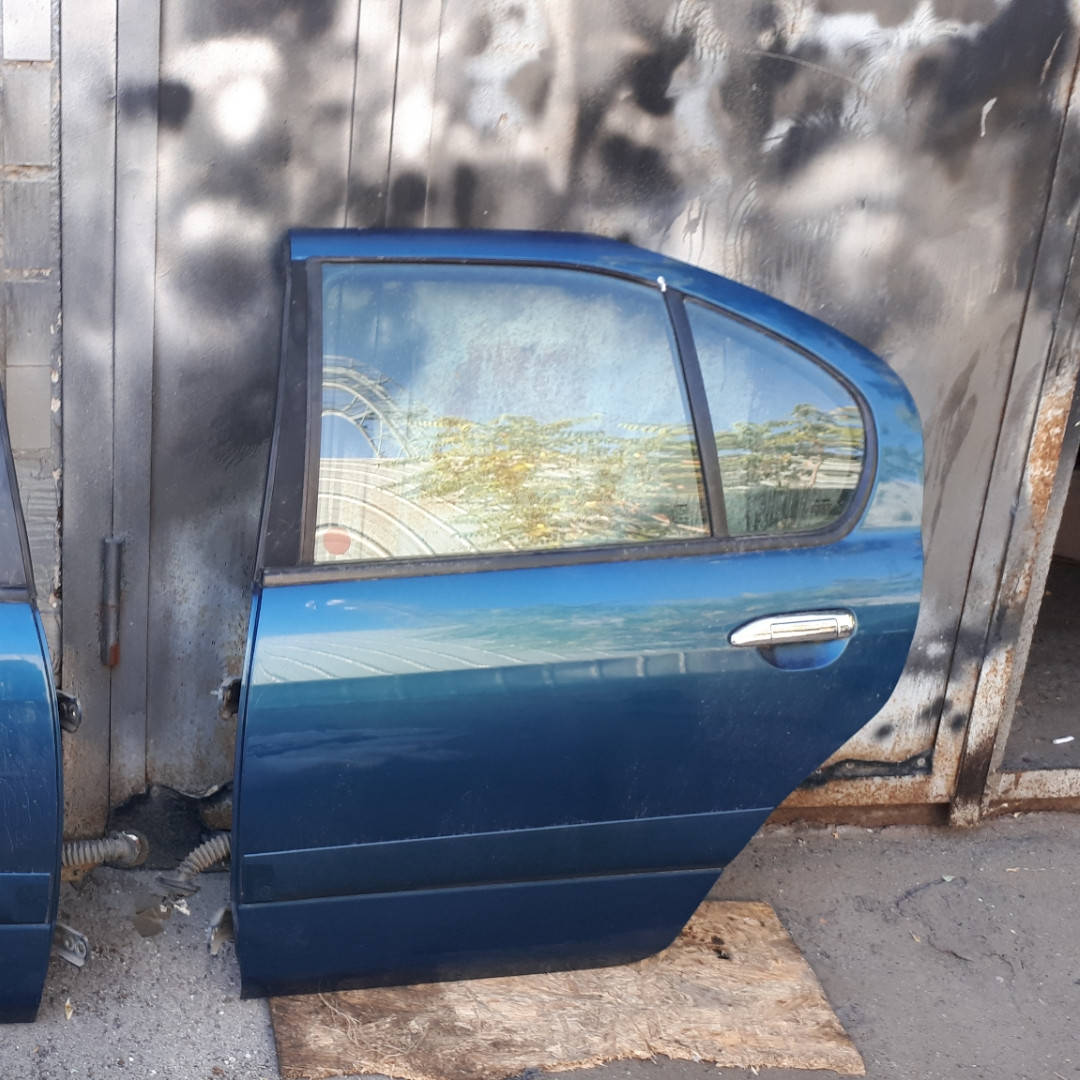 

Стекло окна задней левой двери (в сборе) Nissan Primera p11 SR20 2.0 бензин