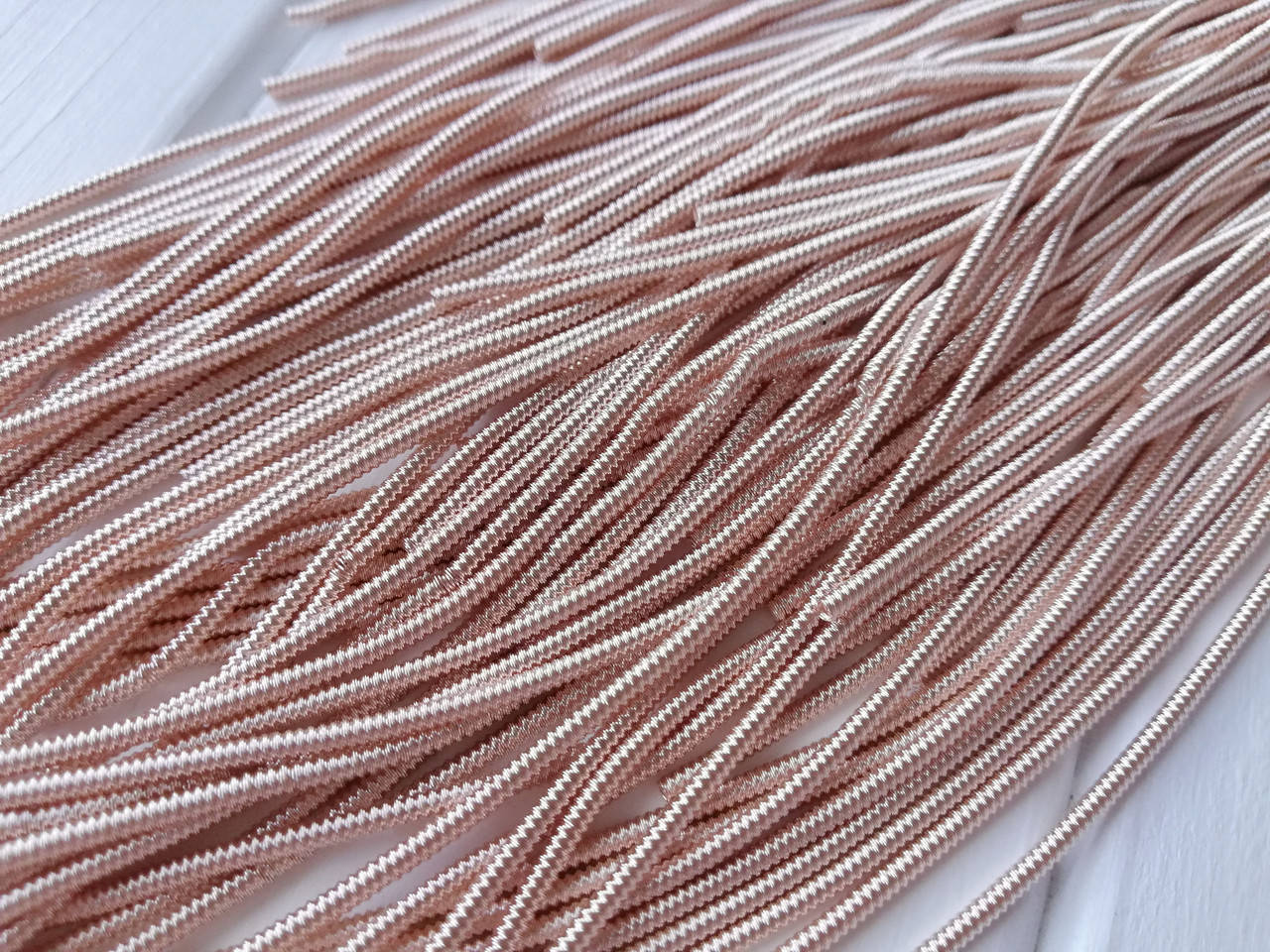 

Канитель фігурна 1,5 мм Rose Gold Індія 5 г