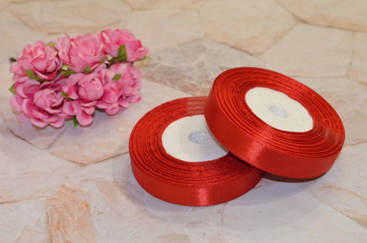 

Лента атласная 1.2 см (бабина). Цвет - красный