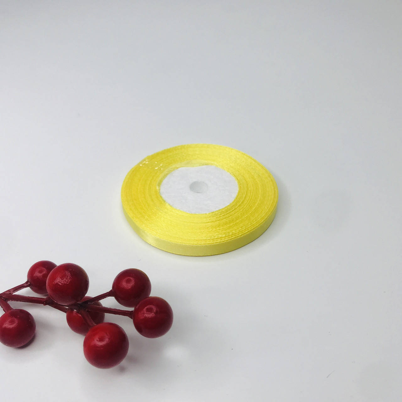 

Лента атласная, 0,5 см, желтая, 23 м - рулон, Желтый