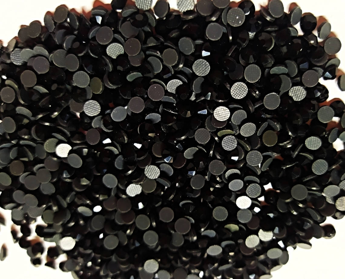 

Стразы клеевые DMC SS16, упаковка 25 штук, цвет черный