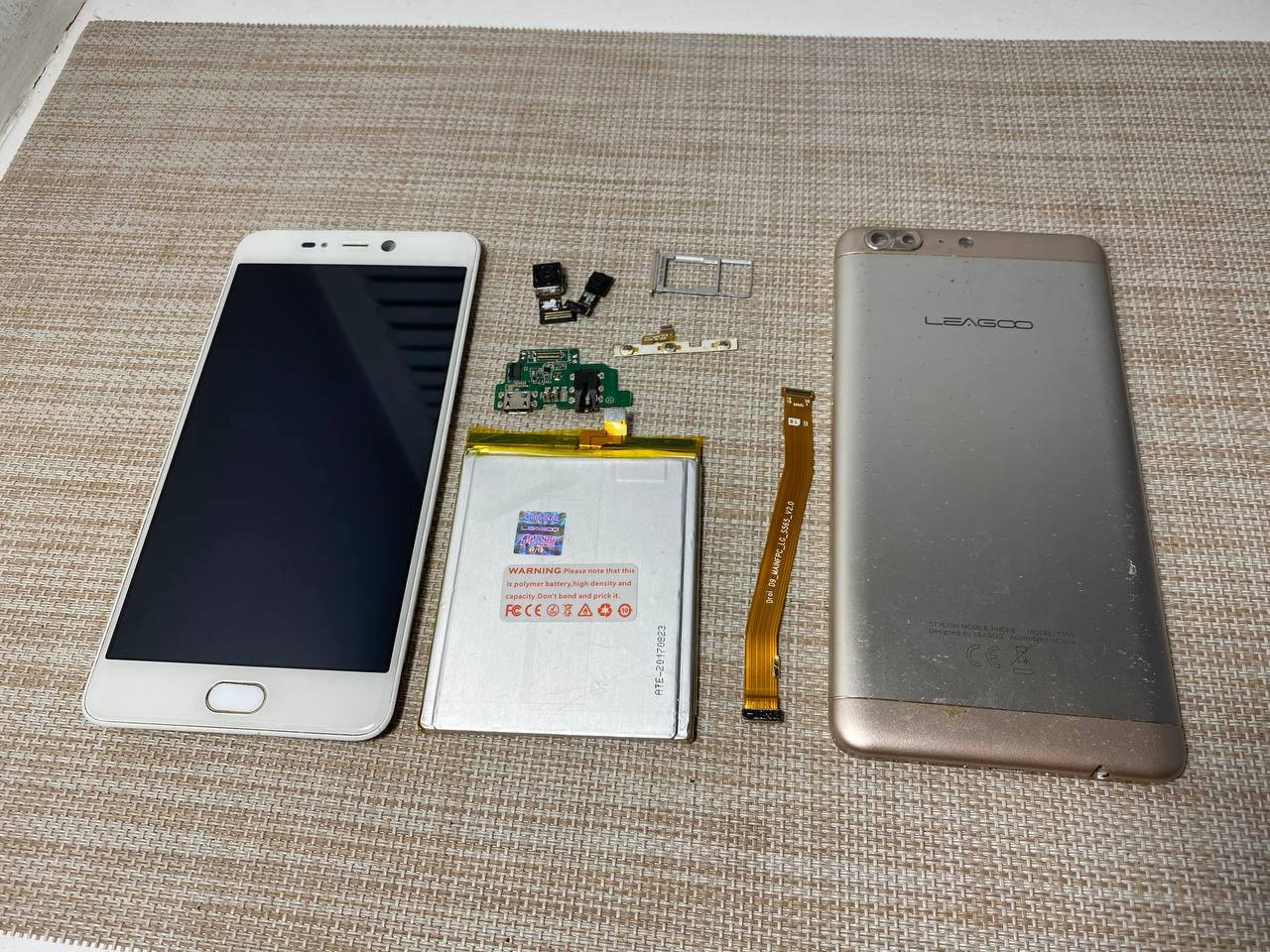 

РАЗБОРКА Leagoo T5 T565