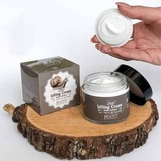 

Подтягивающий крем с экстрактом слизи улитки Jigott Snail Lifting Cream