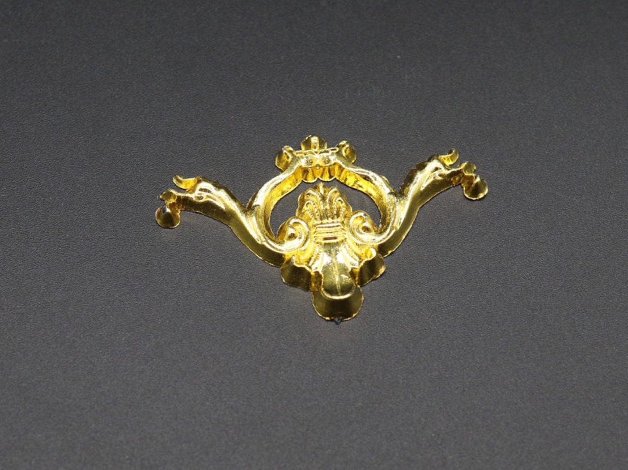 

Уголок декор. 37х37мм, Золотистый