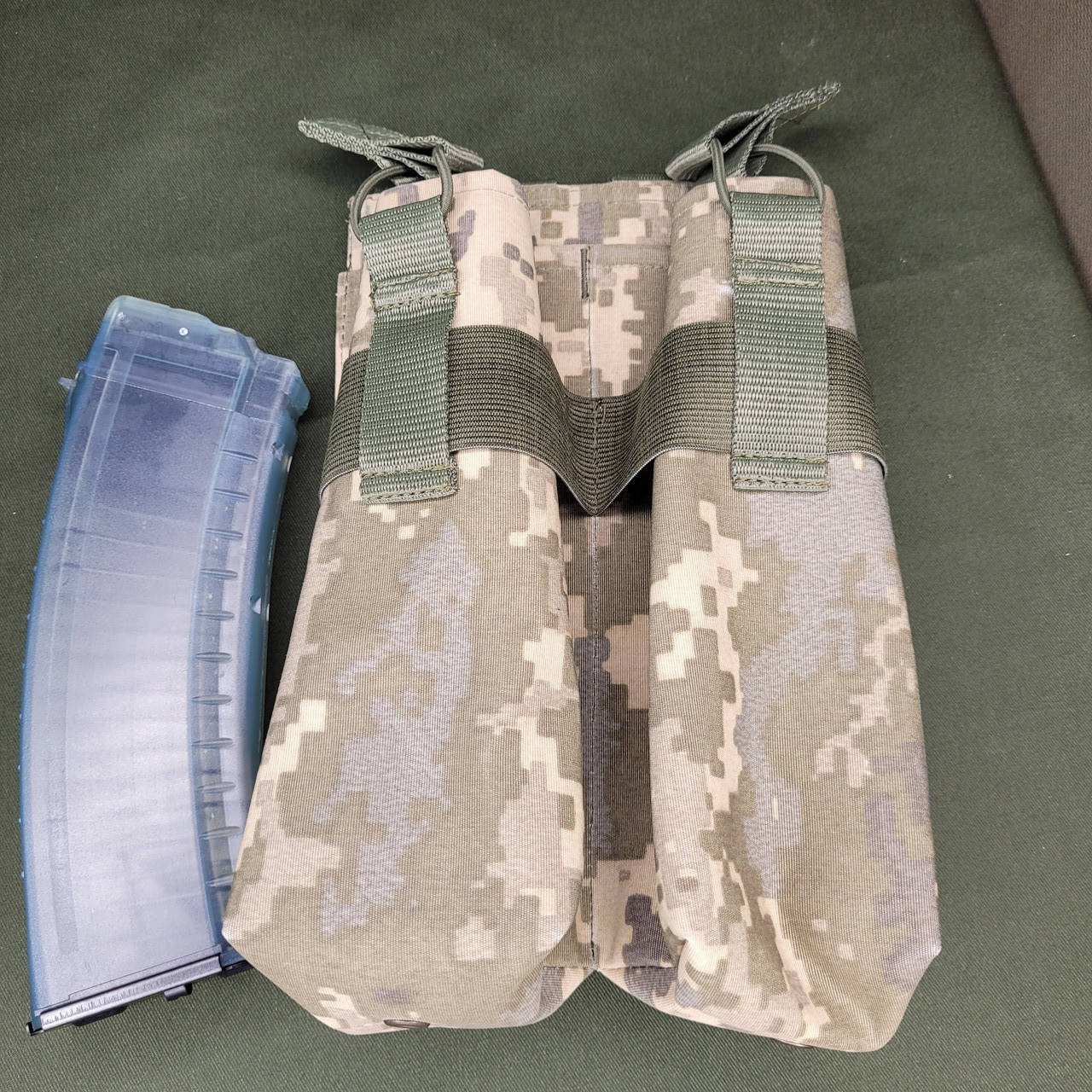

Подсумок2 РПК на 4 магазина, спаренный, пиксель2, молли, Камуфляж пиксель
