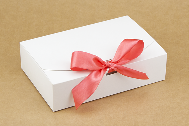 

Коробка "Стильная-мини" М0028-о8 белая, размер: 195*130*50 мм