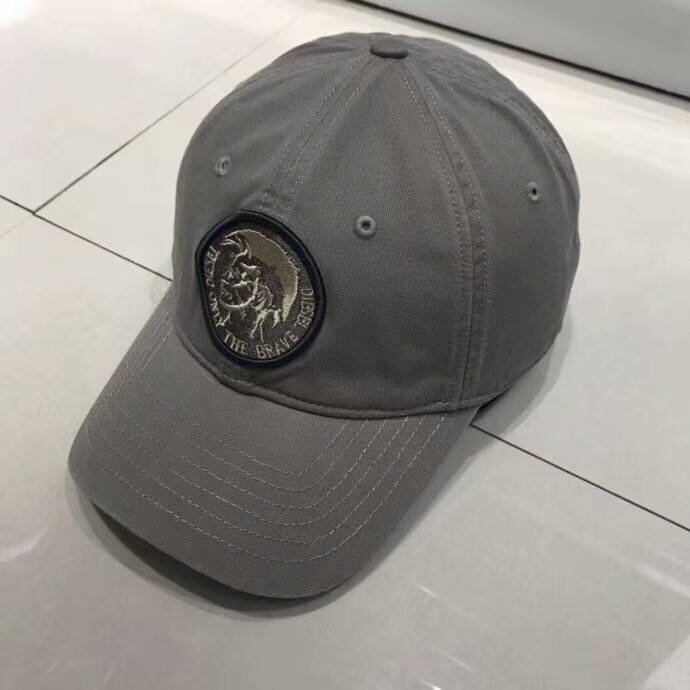 

Кепки бейсболки DIESEL, Разные цвета