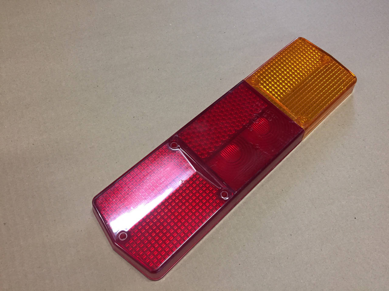 

Стекло фонаря заднего КАМАЗ правого Ф-403.05