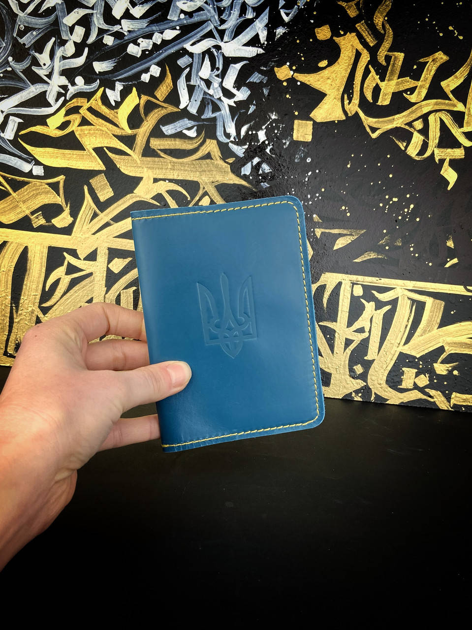 

Обложка на паспорт с натуральной кожи ручной работы TsarArt, Голубой
