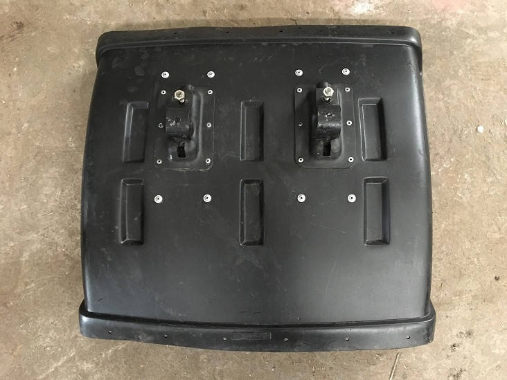 

5516-8511010-010 Крыло заднее грузовое МАЗ (полукрылок) с кронштейнами пластик (ОРИГИНАЛ), Черный