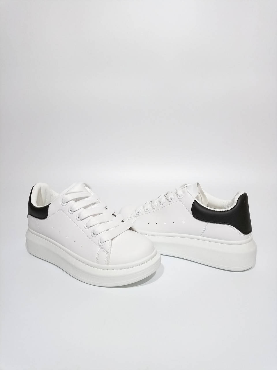 

Женские белые кроссовки, Белый