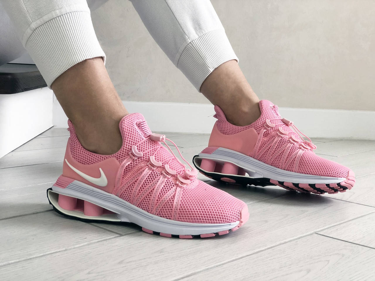

Женские кроссовки Nike Shox Gravity, розовые (9304) 36, Розовый